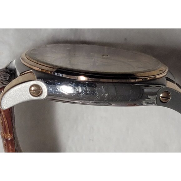 Vintage 90's TOMMY BAHAMA Analog gold tone Leather Strap WATCH with New Battery - Picture 6 of 15